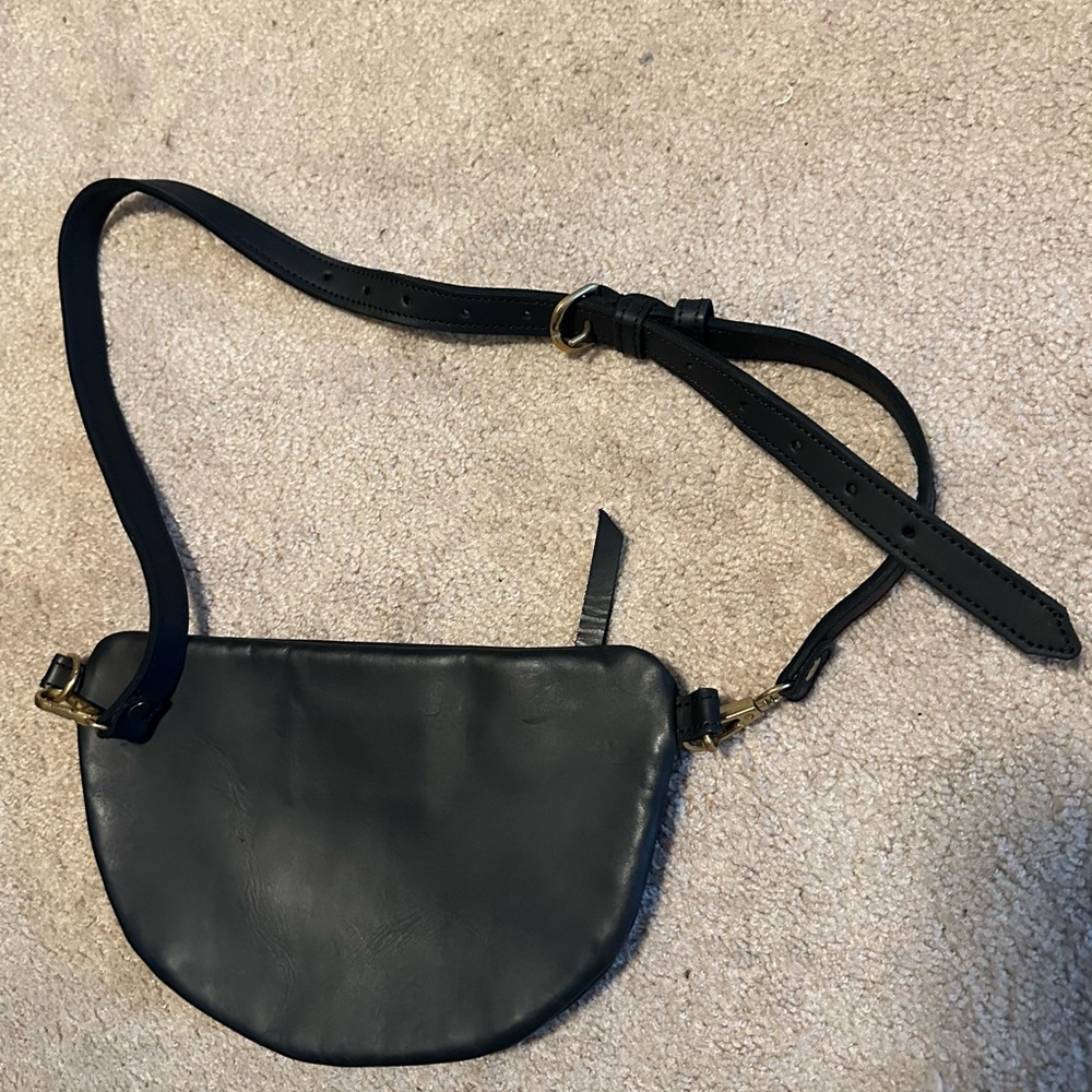 Abby Alley black sling bag - Picture 2 of 2